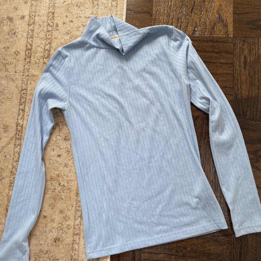 Barely worn light blue ribbed turtleneck